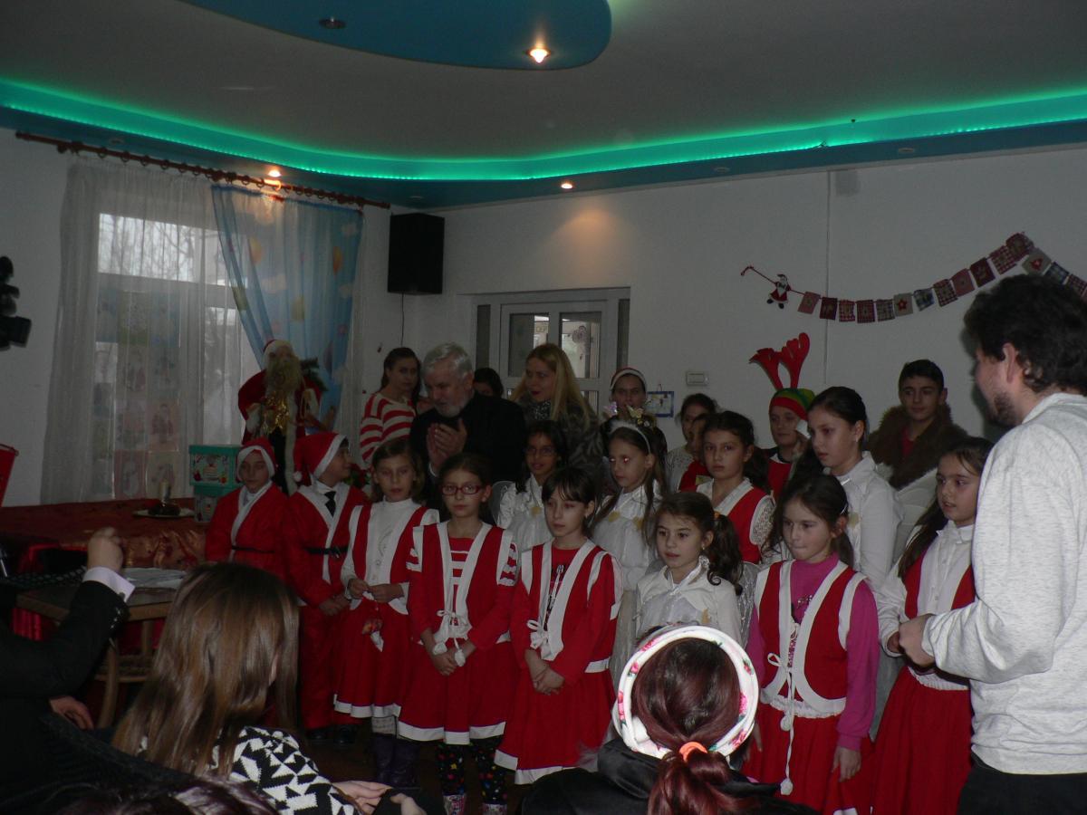 Serbare la Asociația Lumină și Dar